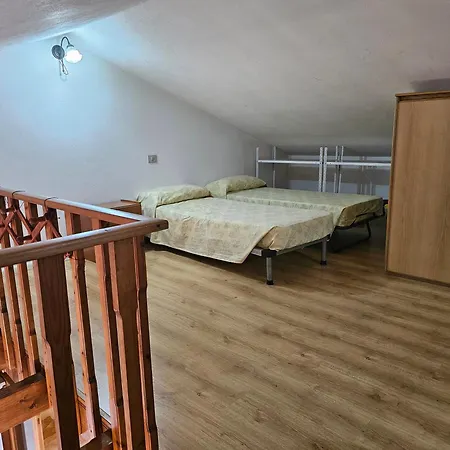 Διαμέρισμα Sardina & Services